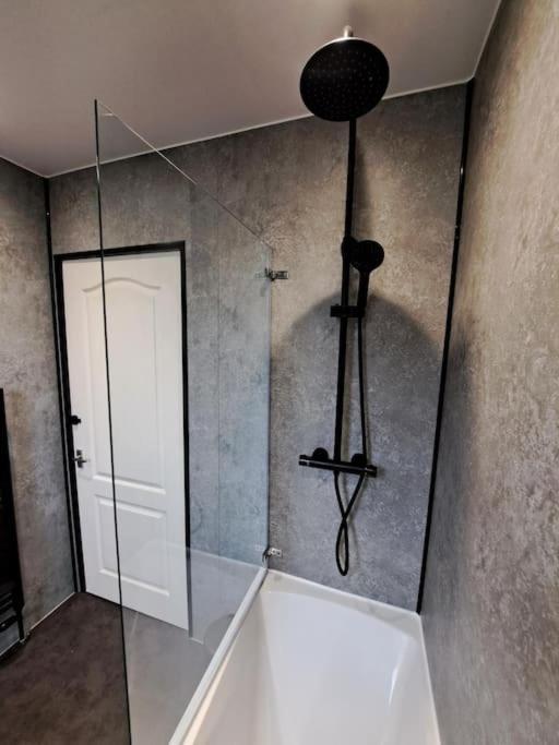 Glasgow Apartment Close To The Airport Renfrew Kültér fotó
