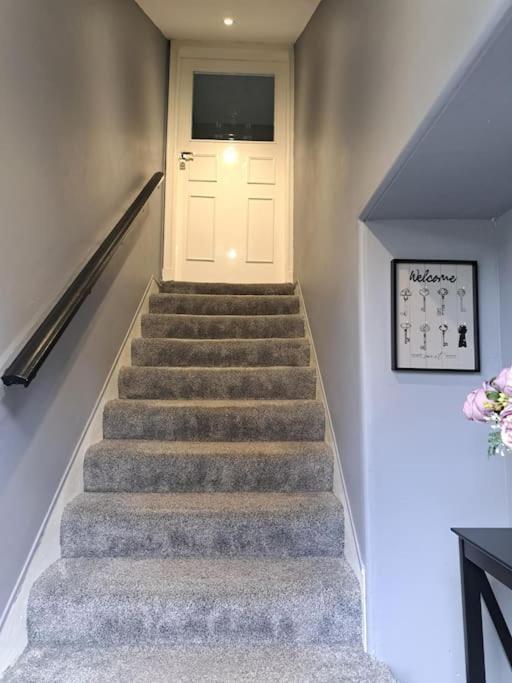 Glasgow Apartment Close To The Airport Renfrew Kültér fotó